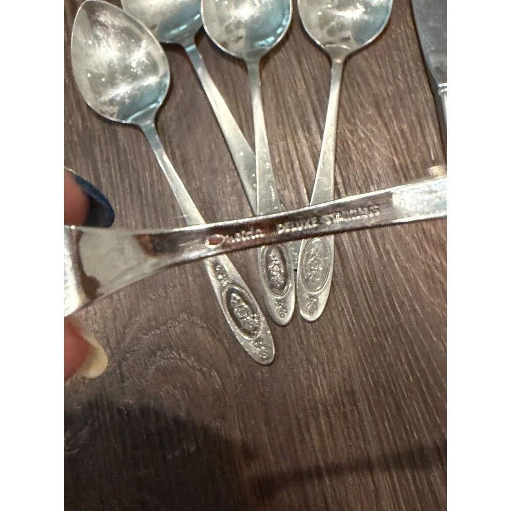 24 Pieces Oneida Oneidacraft Deluxe Stainless Lasting Rose Floral Replacement